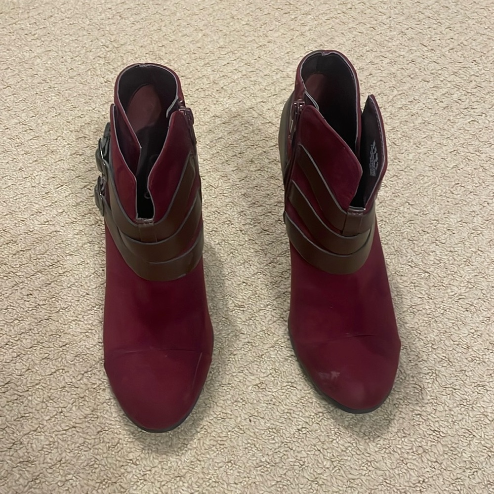 Carlos Santana maroon ankle boots for women size 7
